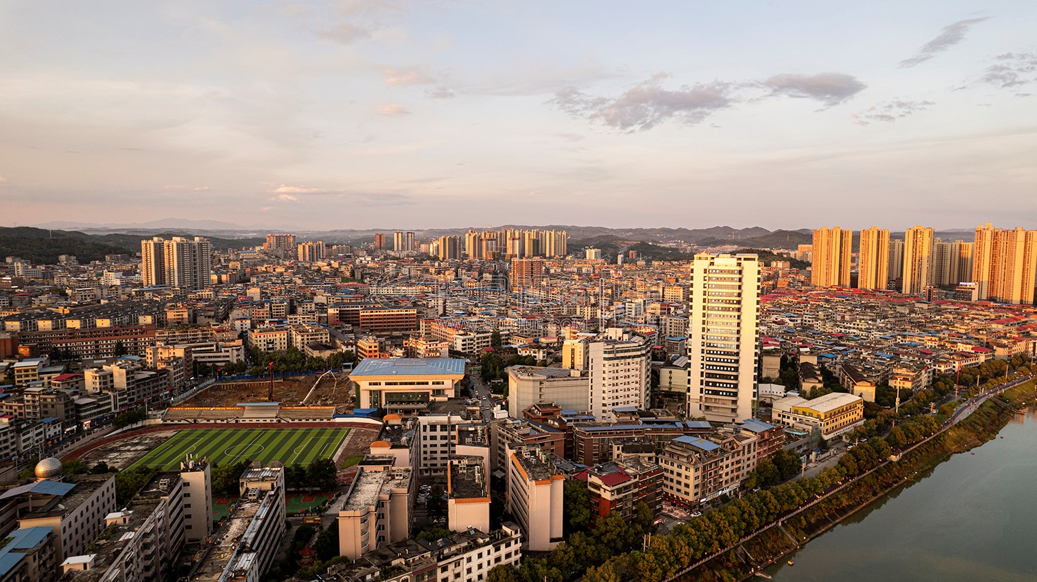 隆回大桥周边金色夕阳