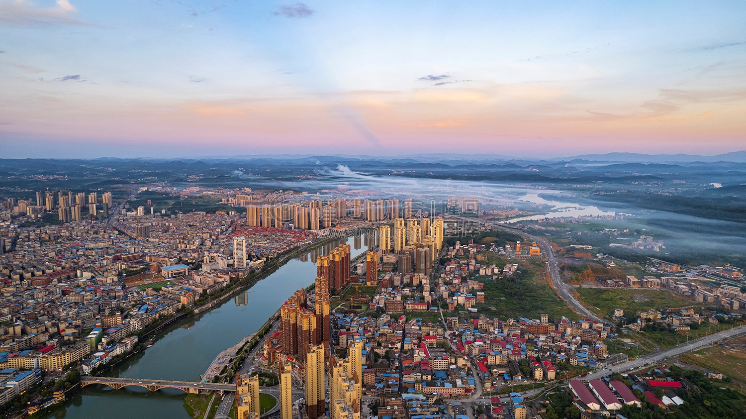 隆回大桥周边金色夕阳