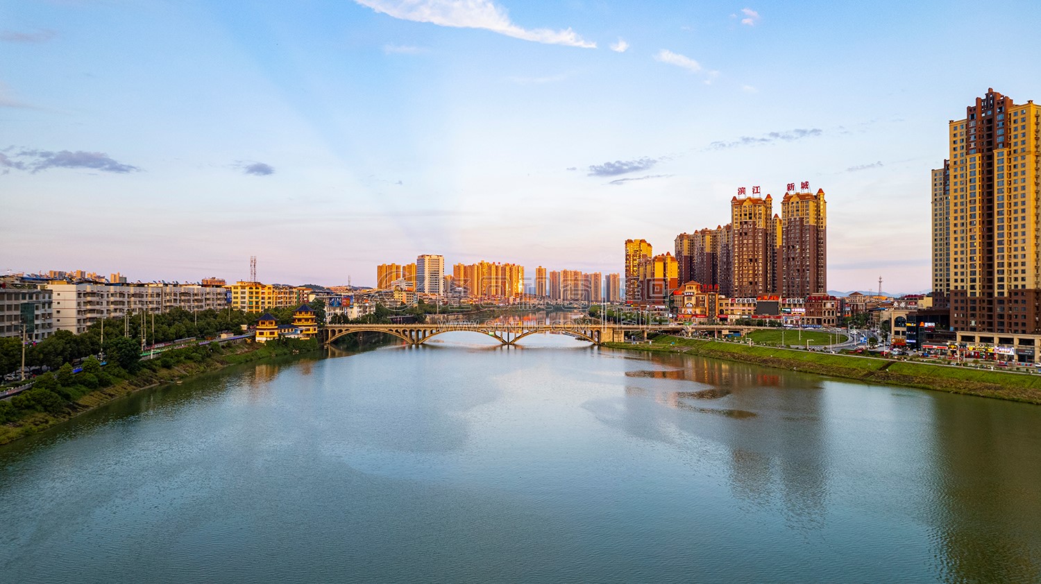 隆回大桥周边金色夕阳