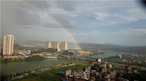 隆回雨中彩虹