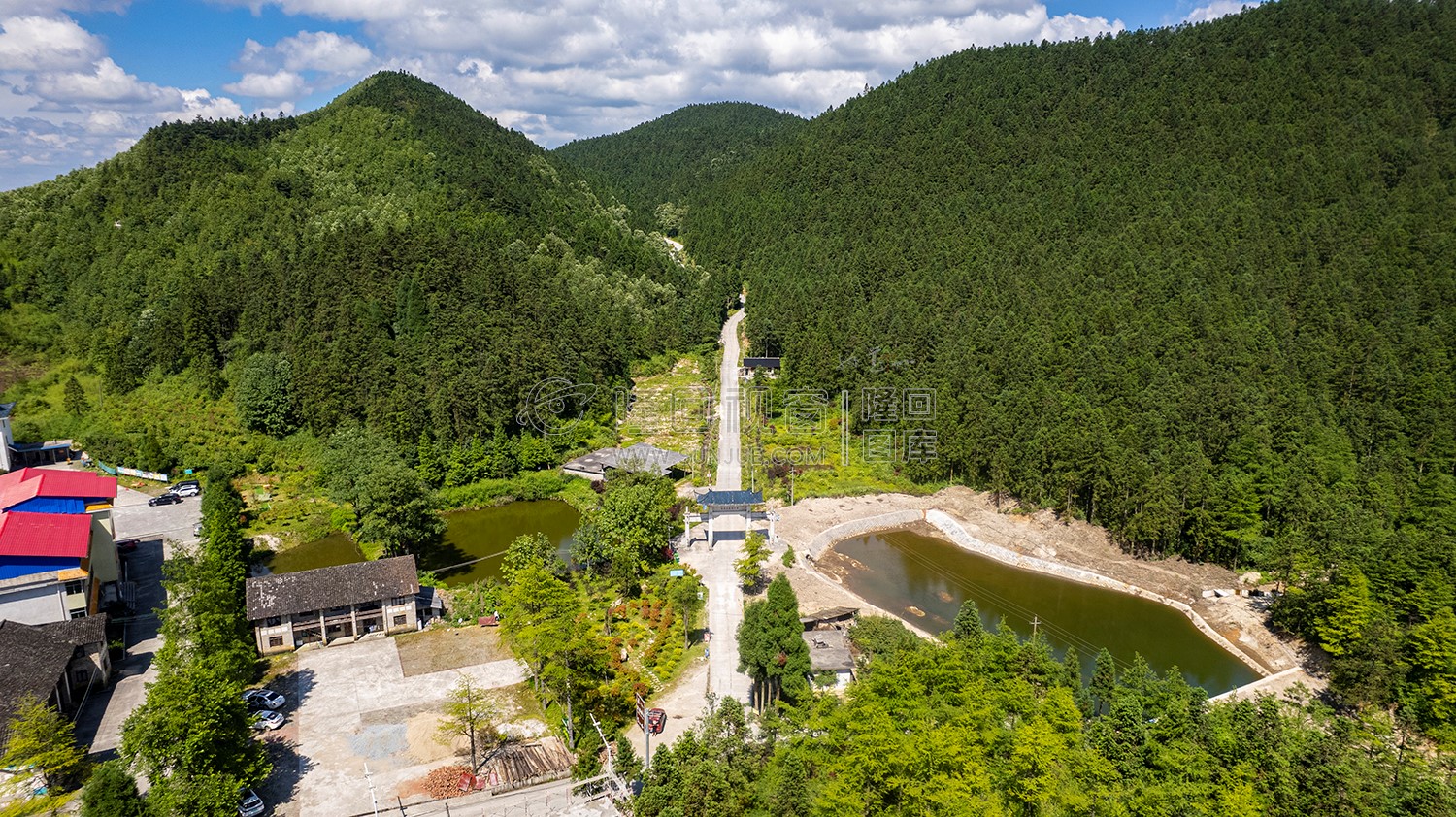 白马山森林公园牌坊