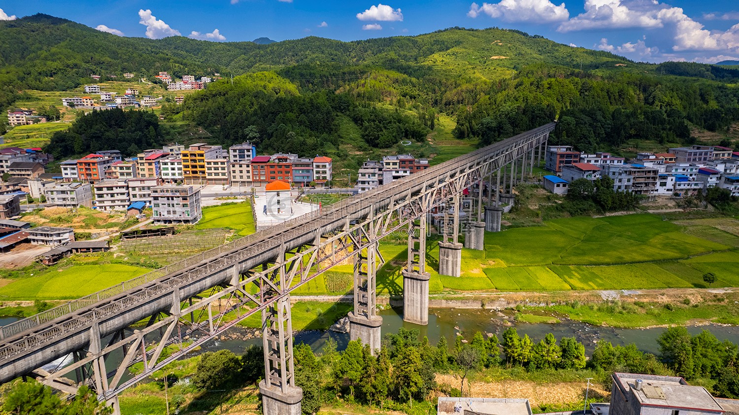 六都寨水库跨省道段渡船