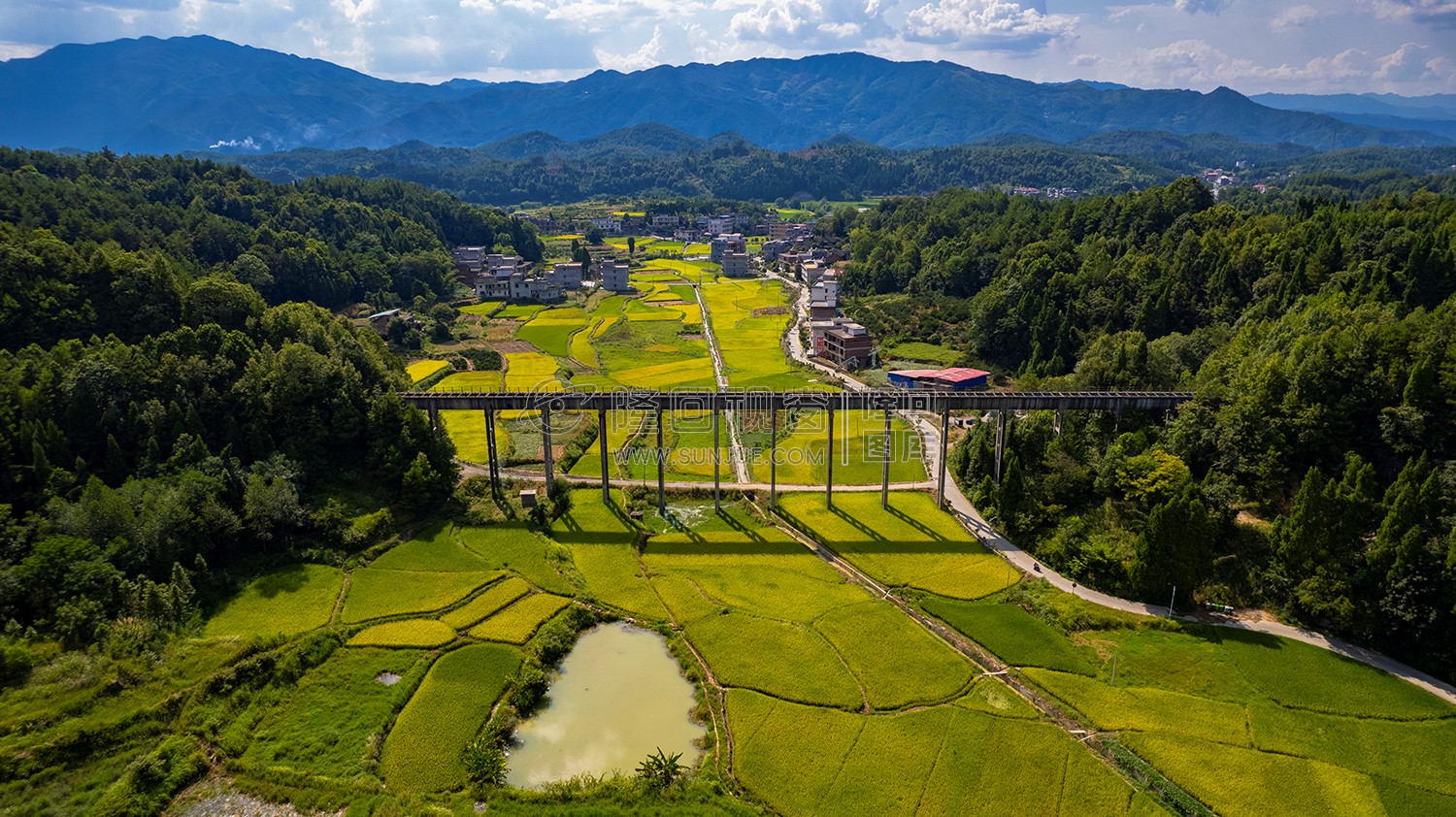 六都寨明德村段渡船