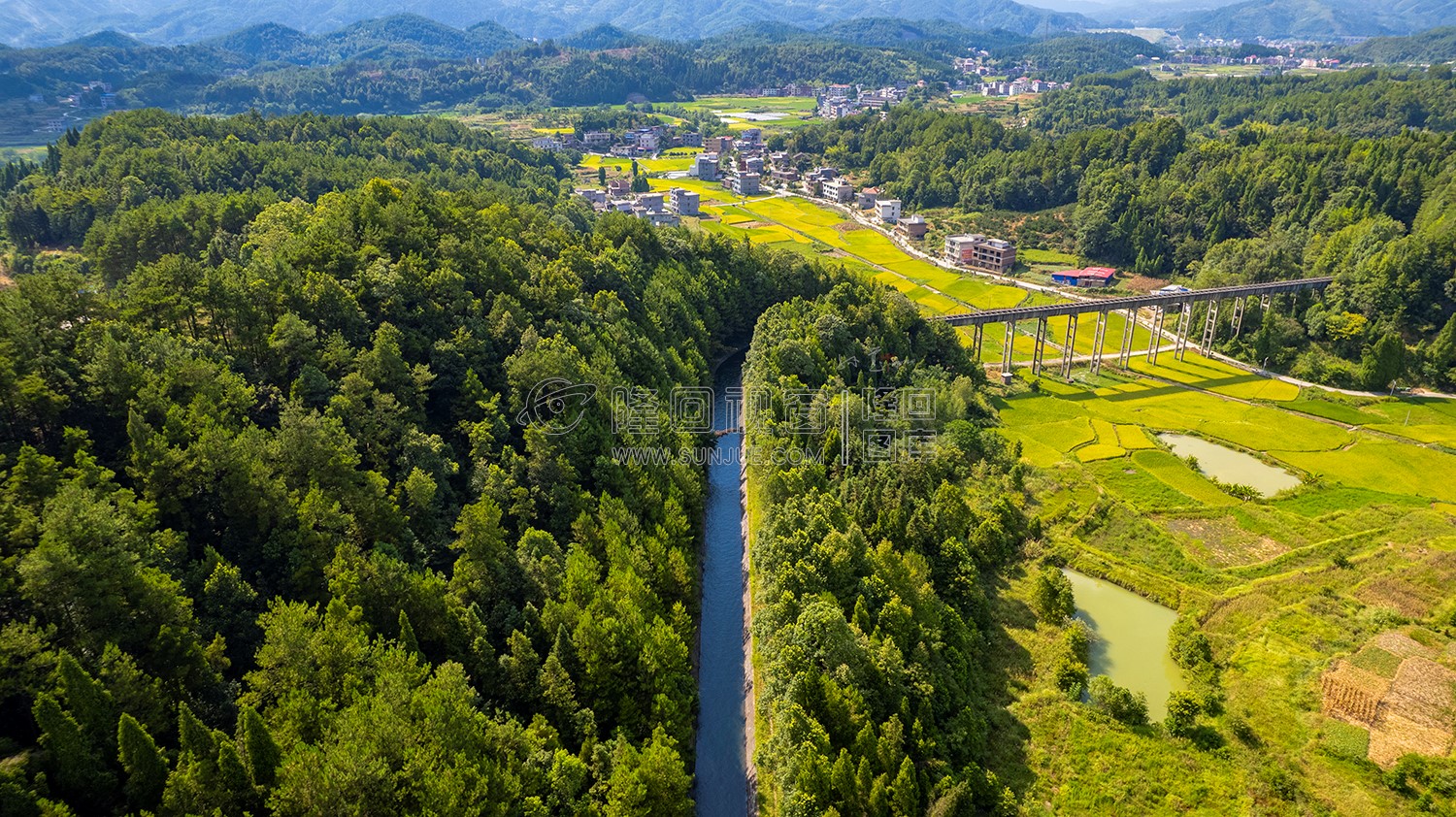 六都寨明德村段渡船