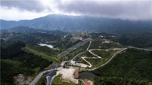 龙瑶幽谷举行近百对单身男女集体相亲大会