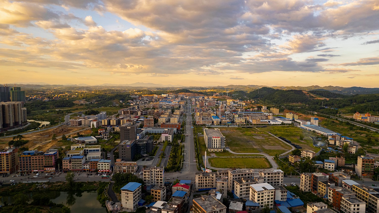 隆回工业园的晚霞风光