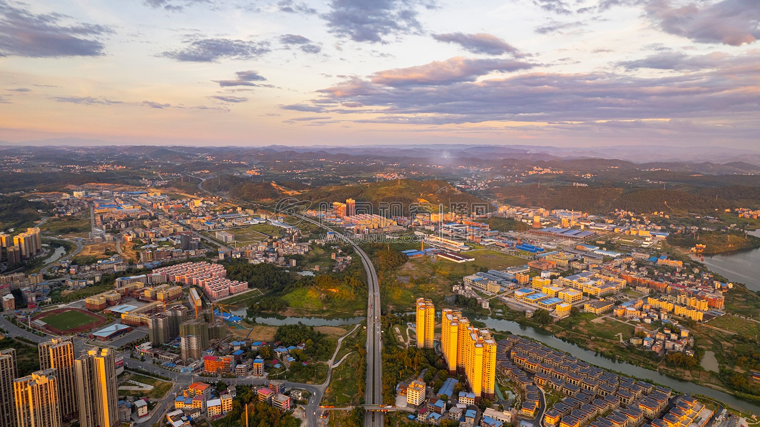 隆回工业园的晚霞风光