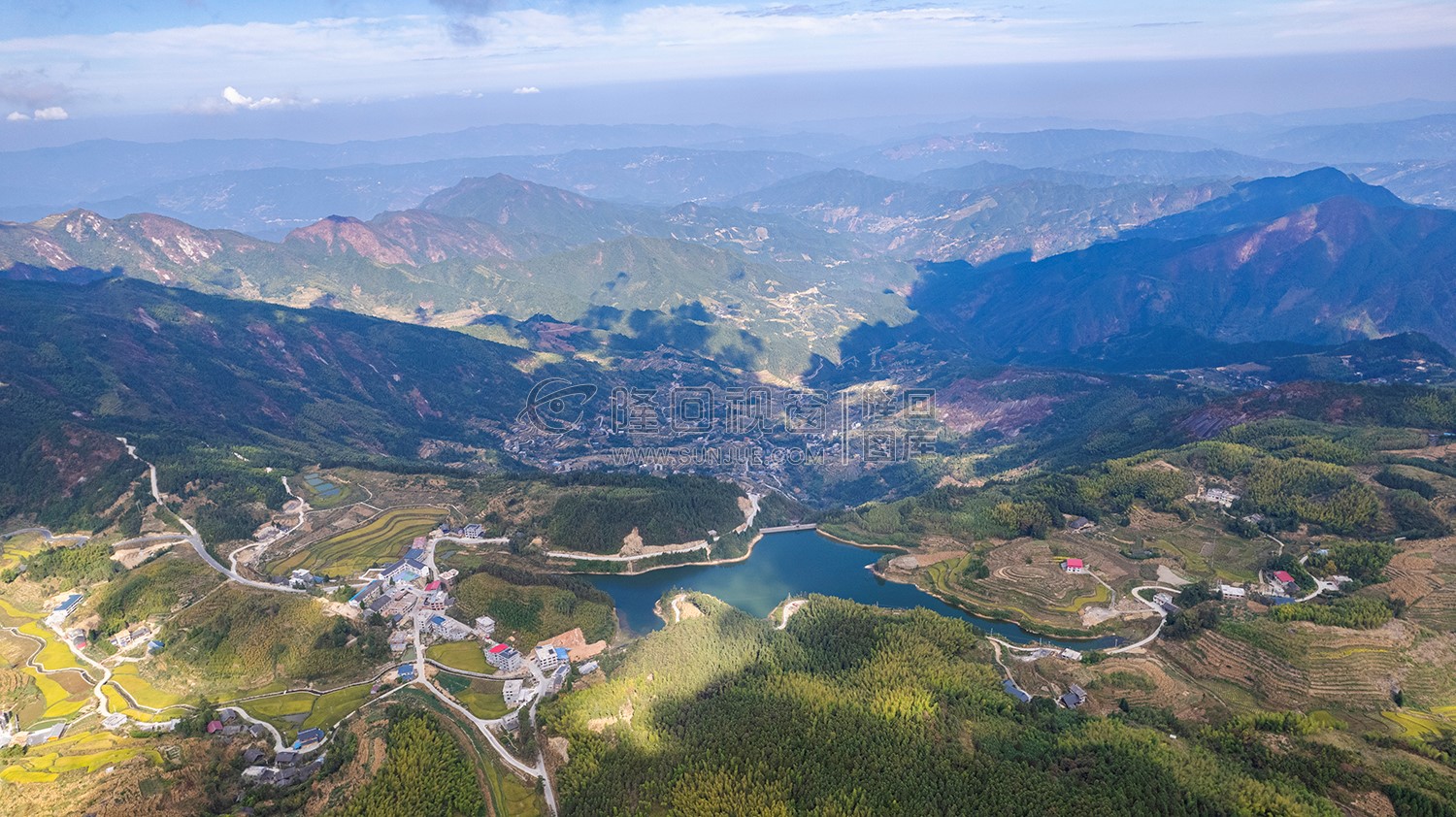云端上的草原村，呜哇山歌发祥地