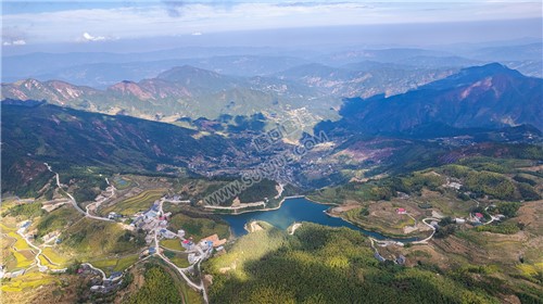 云端上的草原村，呜哇山歌发祥地