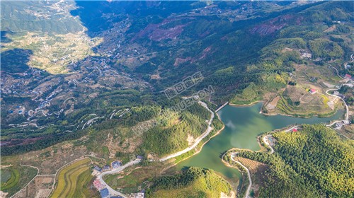 云端上的草原村，呜哇山歌发祥地