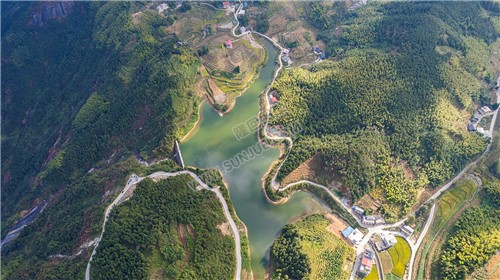云端上的草原村，呜哇山歌发祥地