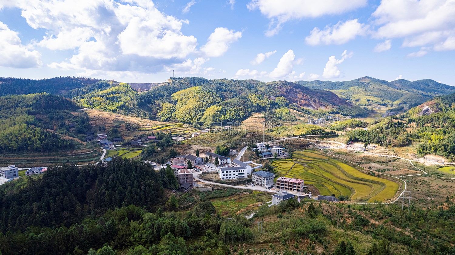 云端上的草原村，呜哇山歌发祥地