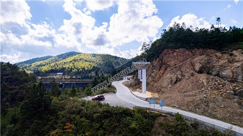 云端上的草原村，呜哇山歌发祥地