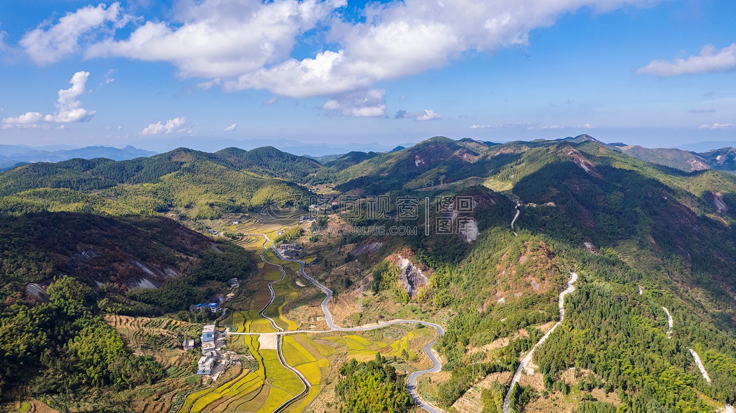 云端上的草原村，呜哇山歌发祥地