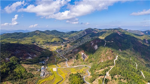 云端上的草原村，呜哇山歌发祥地