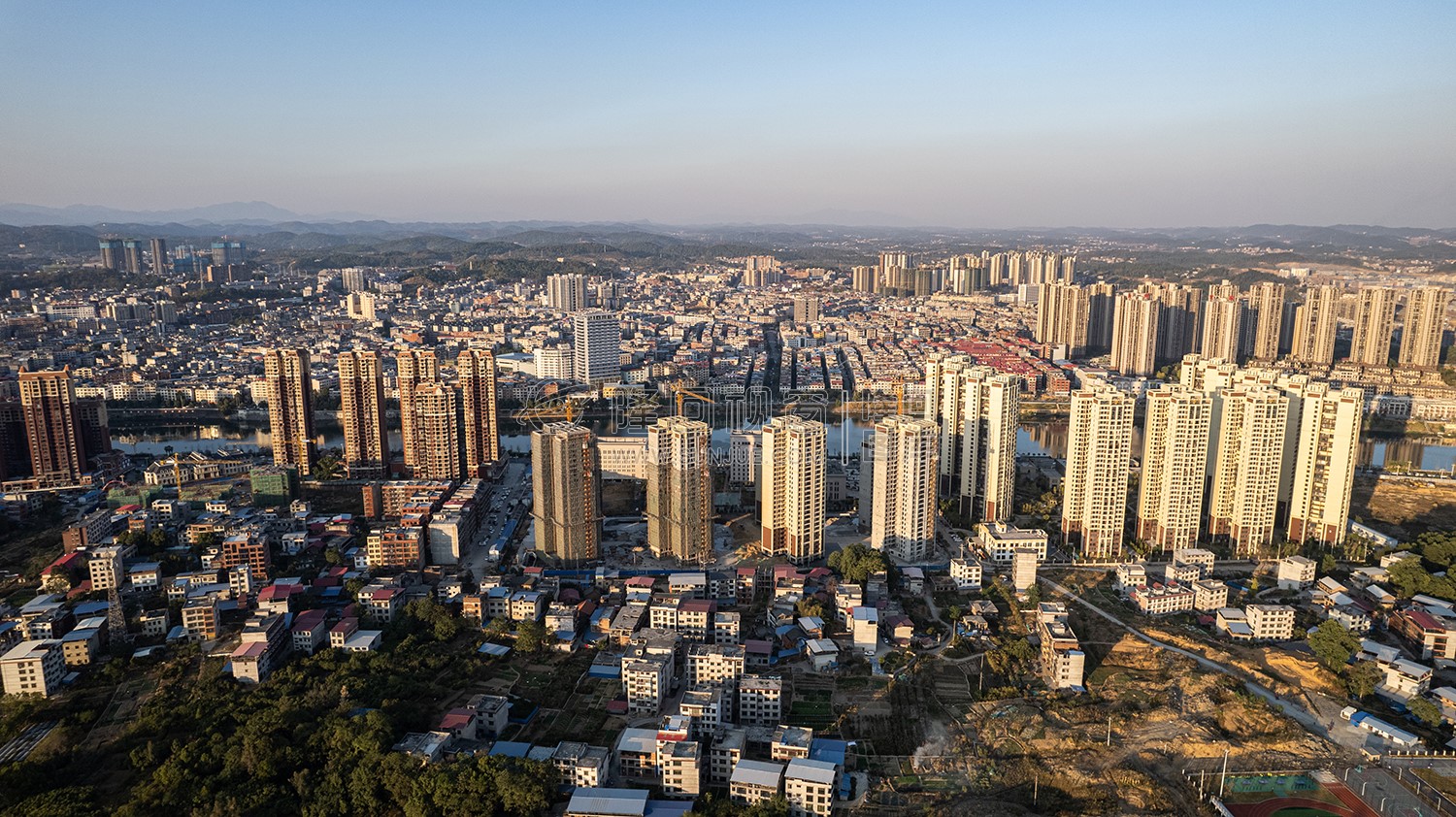 隆回城南巴黎新城沿河风光航拍