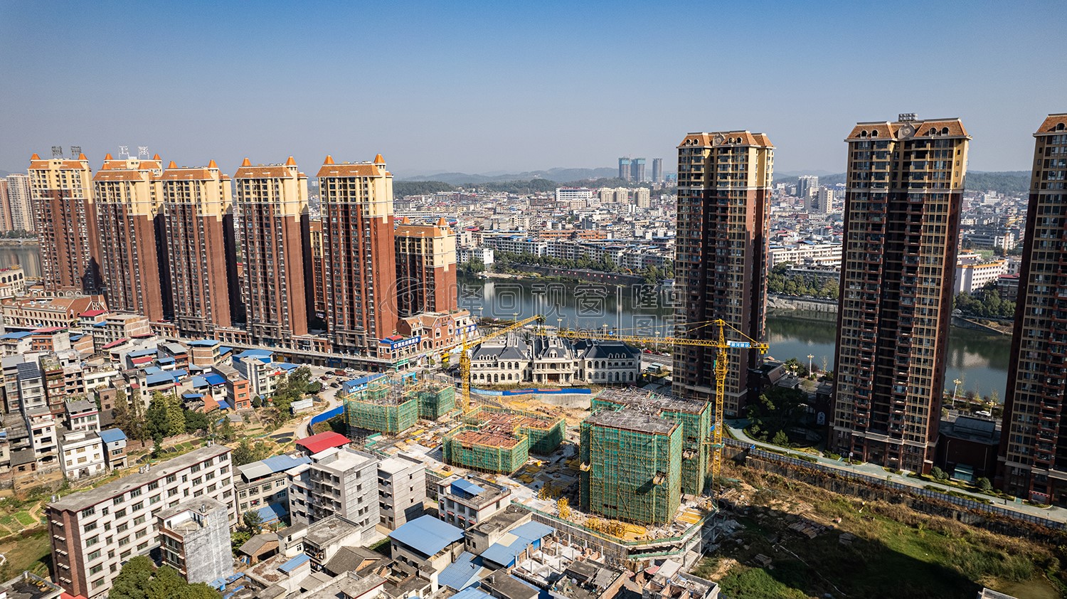 隆回城南巴黎新城沿河风光航拍