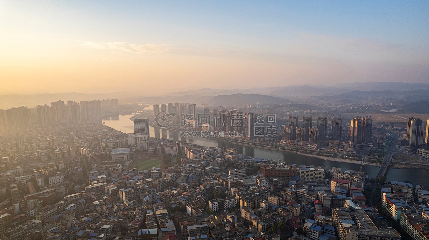 隆回县城日出清晨风光航拍