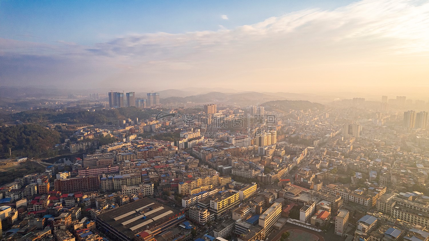 隆回县城日出清晨风光航拍