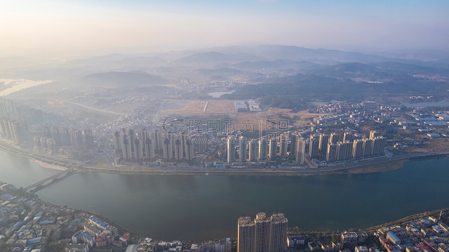 隆回县城日出清晨风光航拍