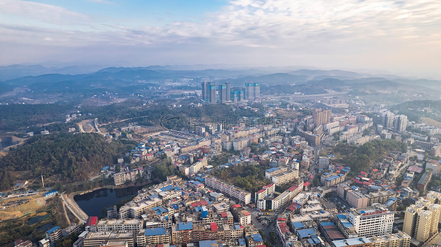 隆回县城日出清晨风光航拍