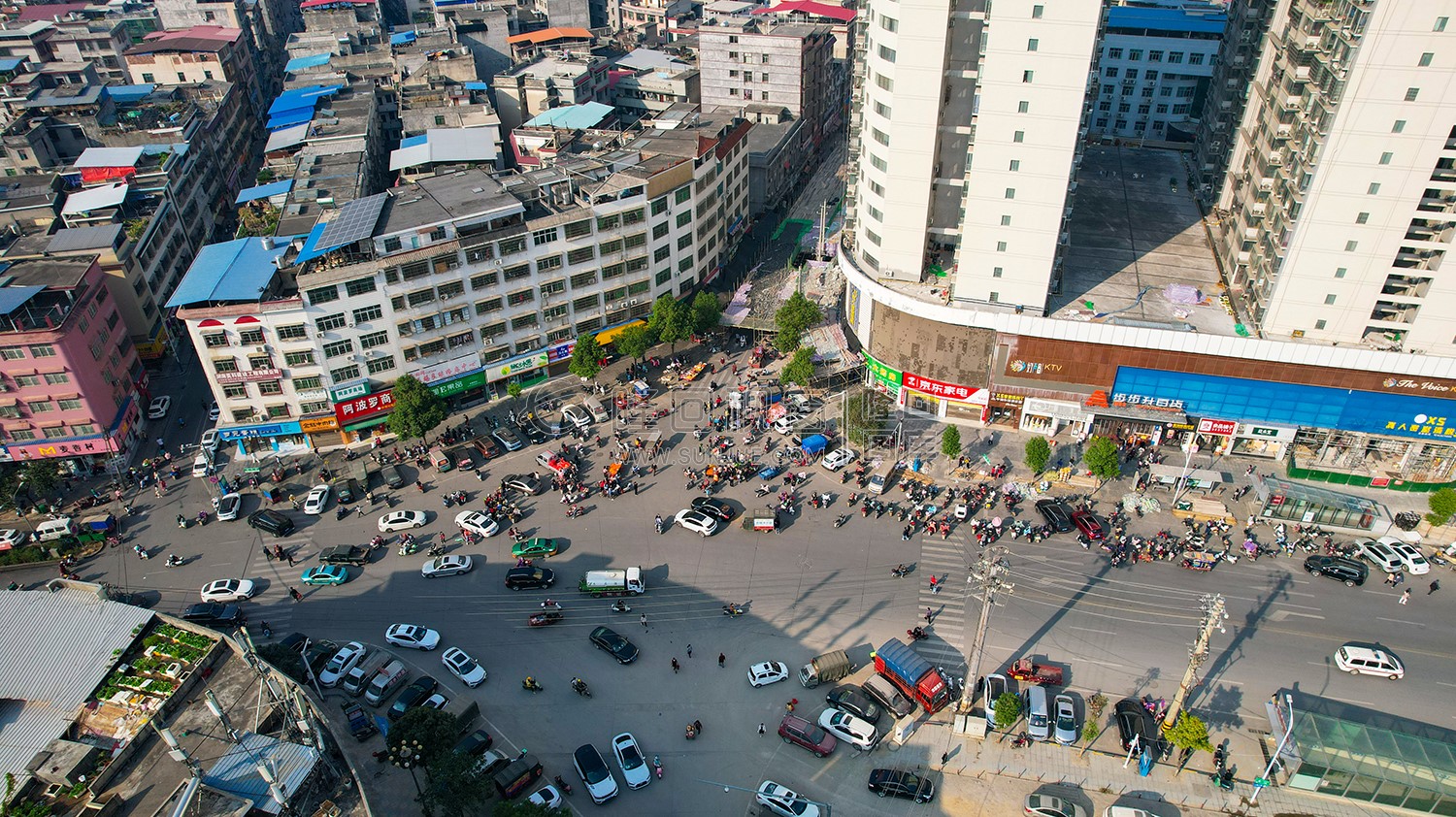 隆回县城疫情封城前