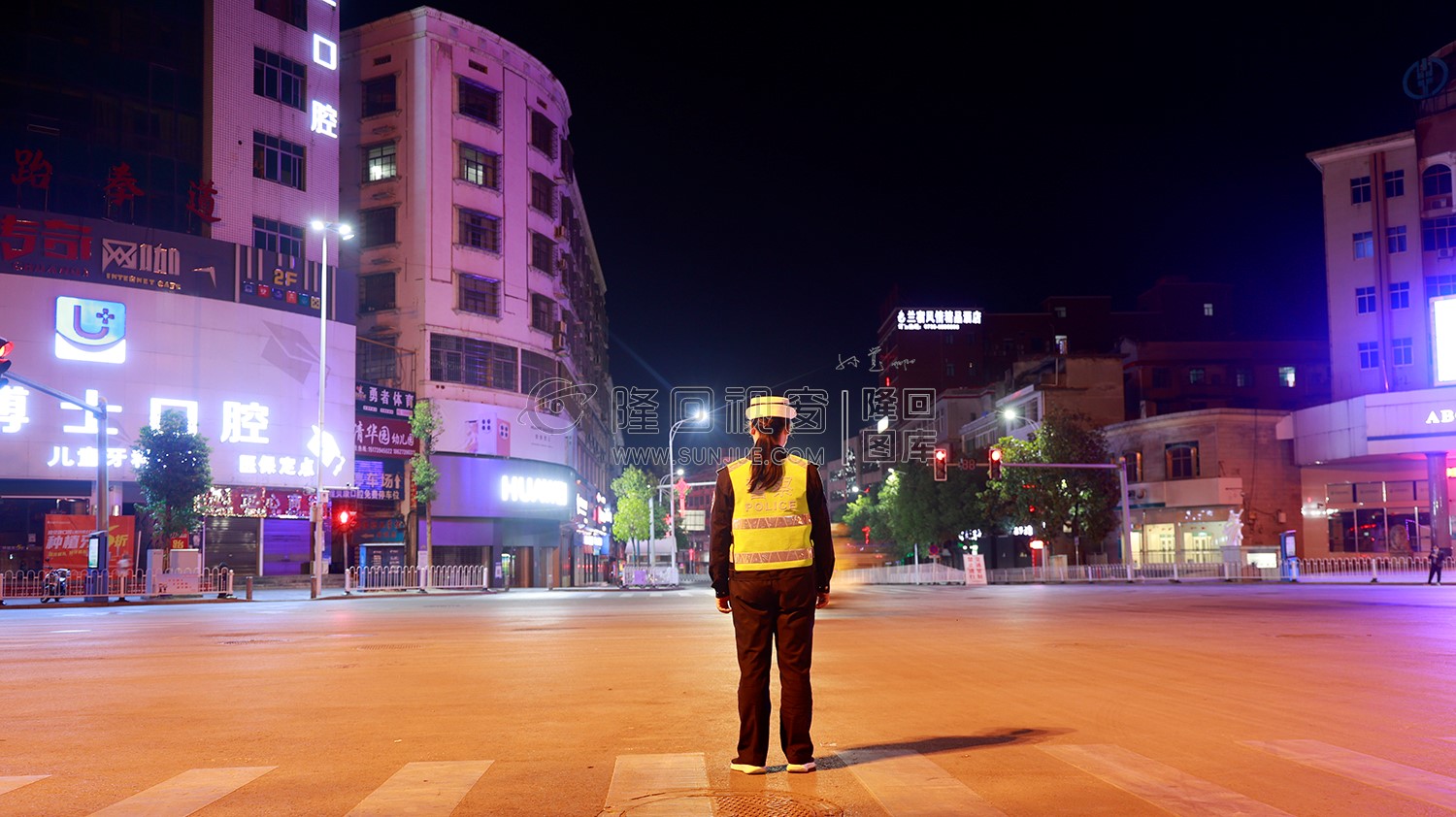 隆回封城第一天当晚县城各地交通情况