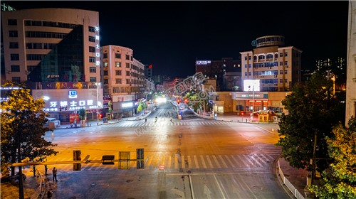 隆回封城第一天当晚县城各地交通情况