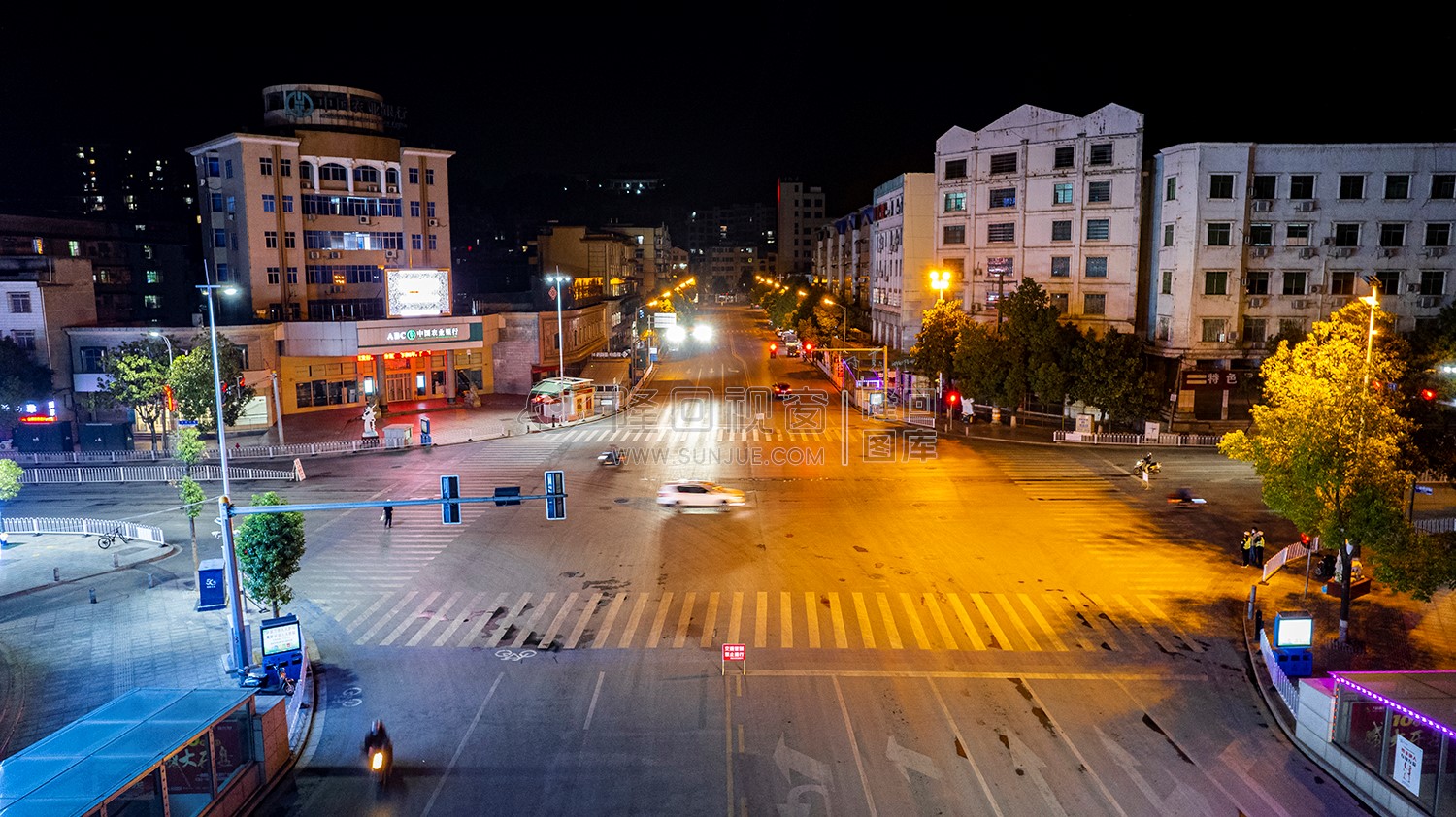 隆回封城第一天当晚县城各地交通情况