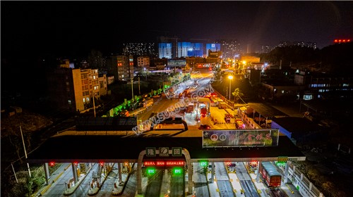 隆回封城第一天当晚县城各地交通情况