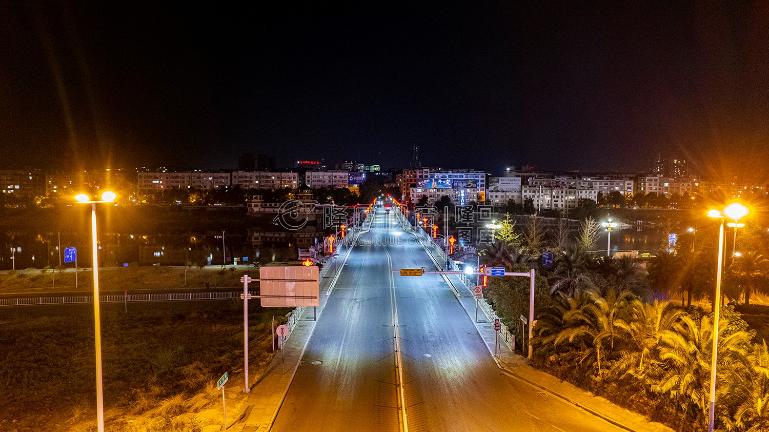 隆回封城第一天当晚县城各地交通情况