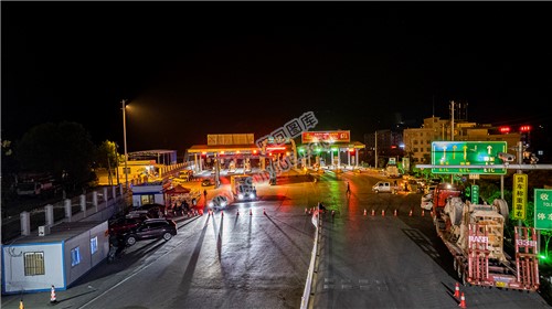 隆回封城第二天，街面已经管控，严禁外出