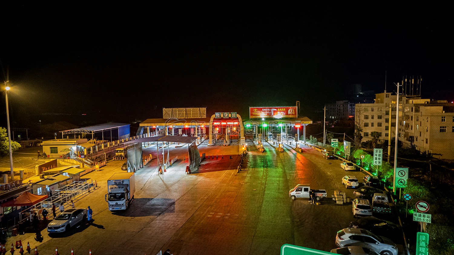 隆回封城第二天，街面已经管控，严禁外出