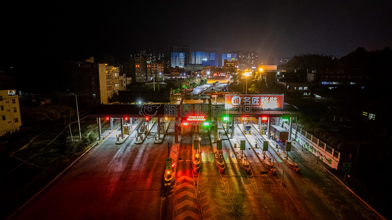 隆回封城第二天，街面已经管控，严禁外出