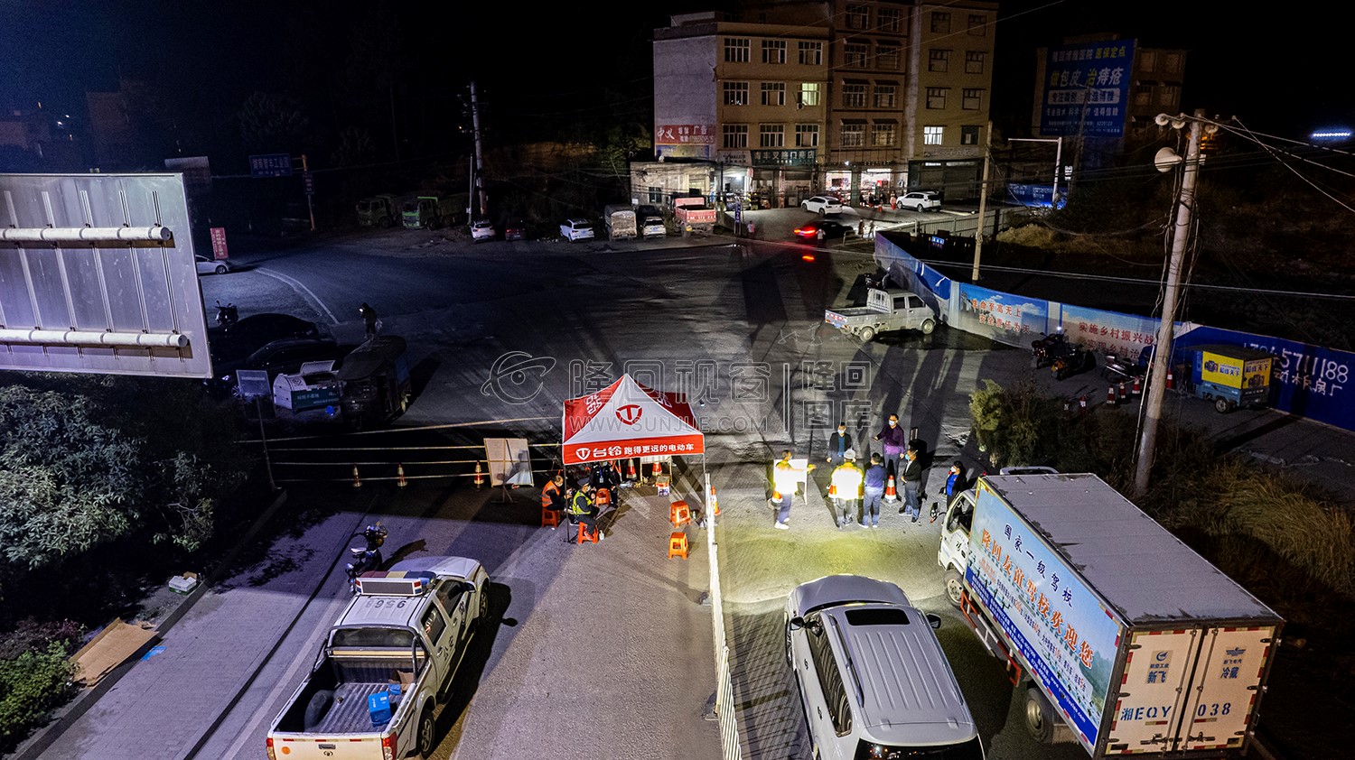 隆回封城第二天，街面已经管控，严禁外出