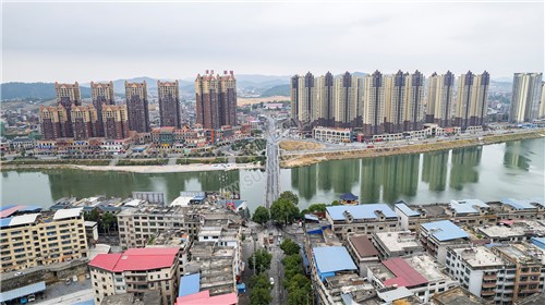 隆回封城第五天，大桥已经封闭，严禁跨河