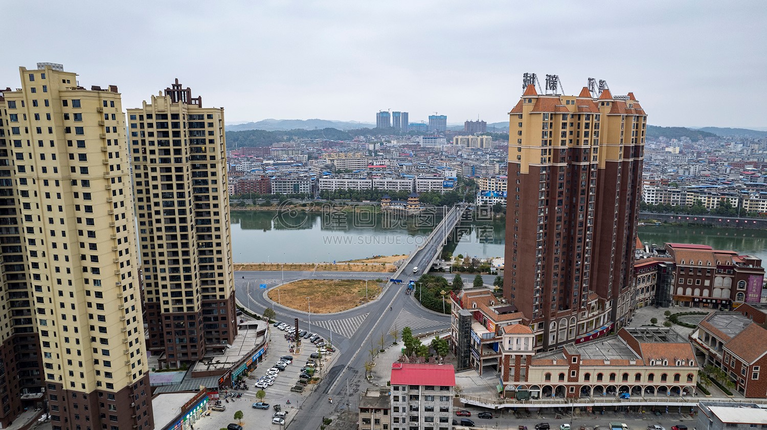 隆回封城第五天，大桥已经封闭，严禁跨河