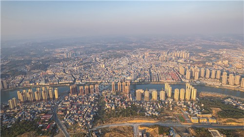 隆回封城第八天，夕阳下的隆回县城