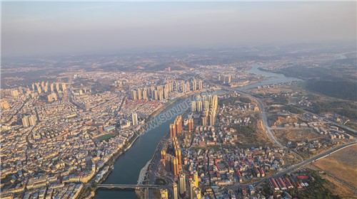 隆回封城第八天，夕阳下的隆回县城