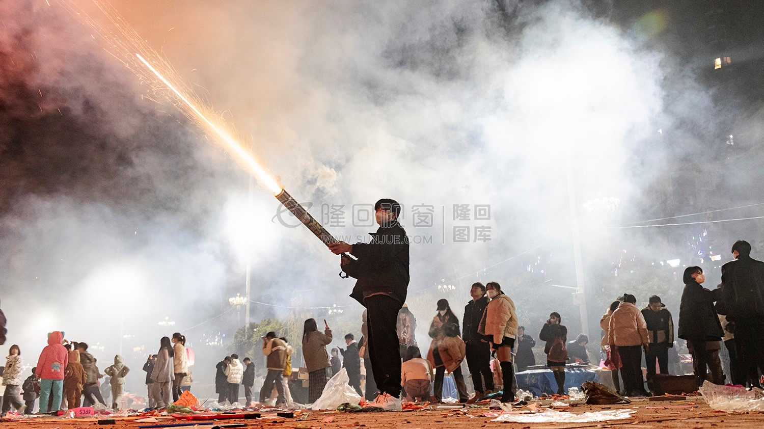 2022隆回跨年夜，河边烟花热闹非常