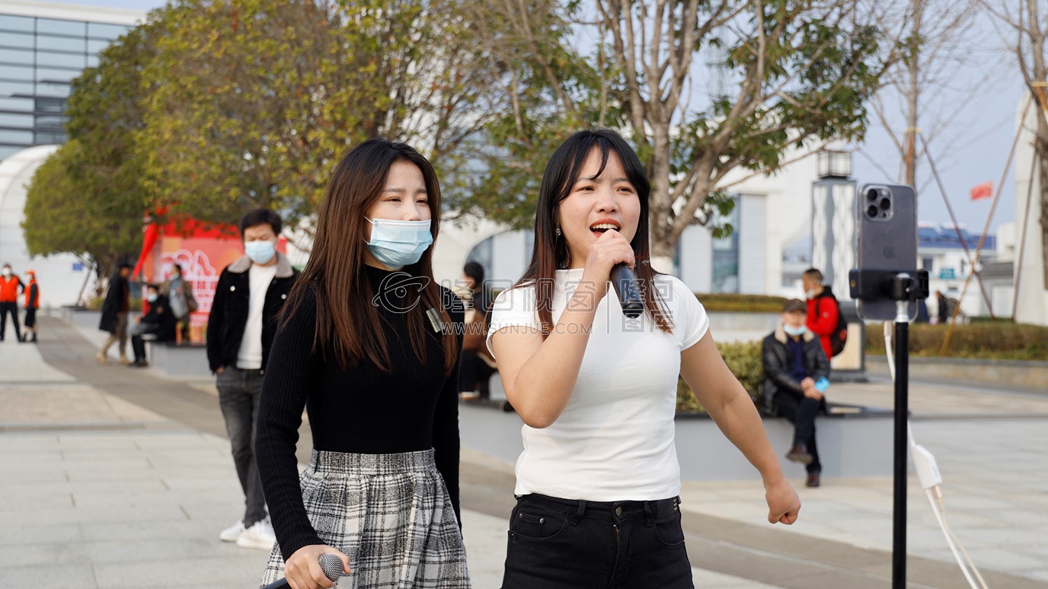 袁树雄与粉丝在隆回高铁站见面会，各地网红前来打卡