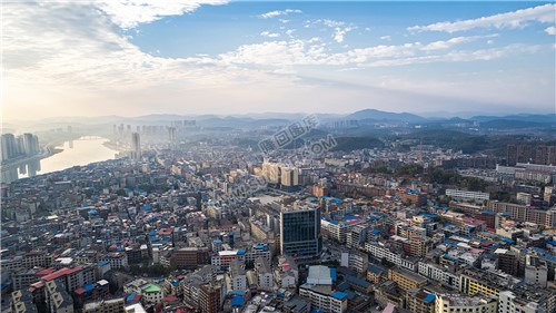 隆回大桥河岸两边风景