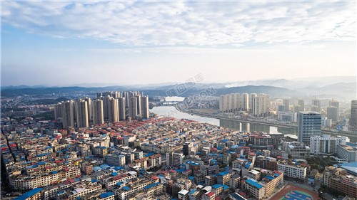 隆回大桥河岸两边风景