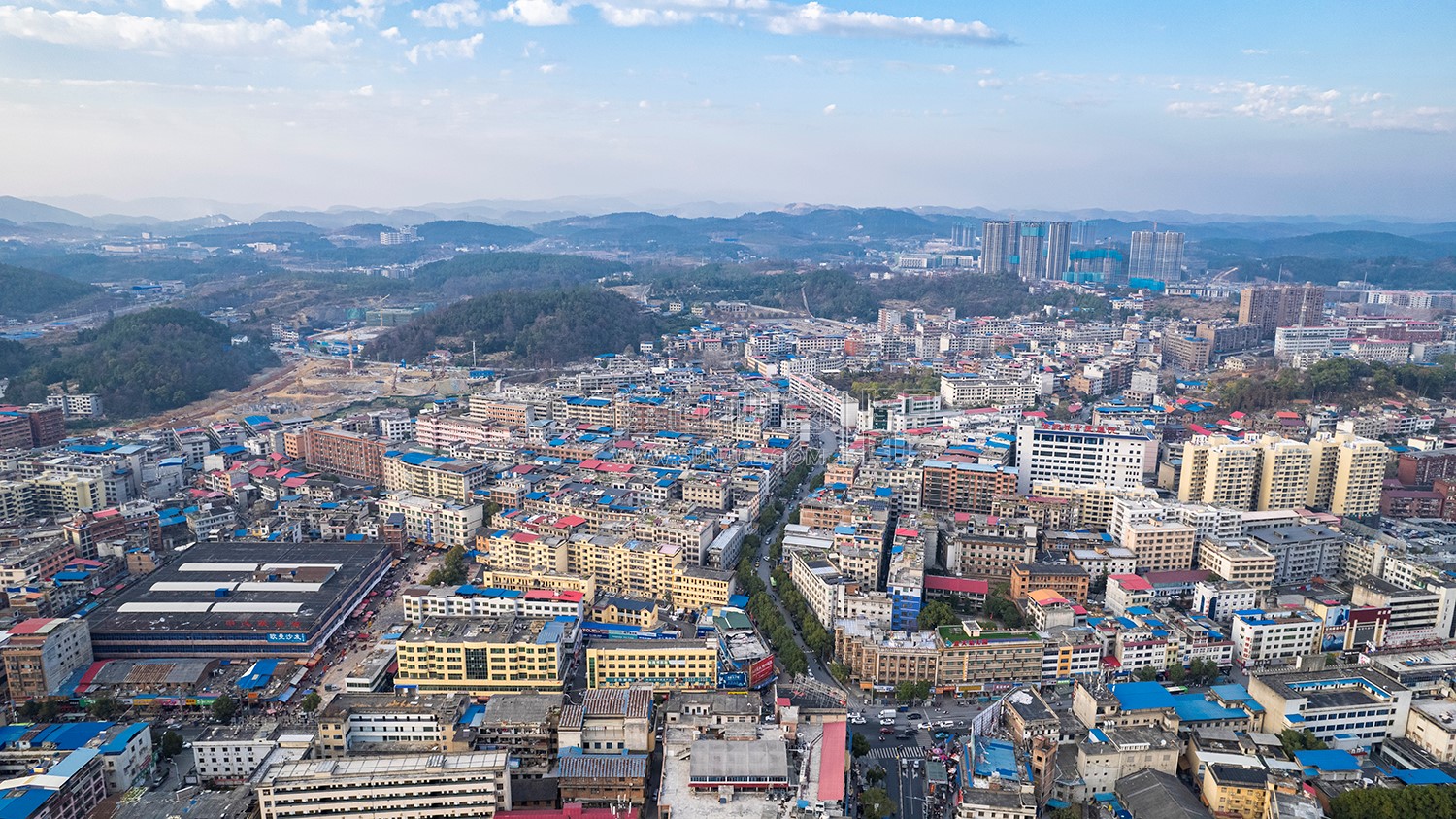 隆回大桥河岸两边风景
