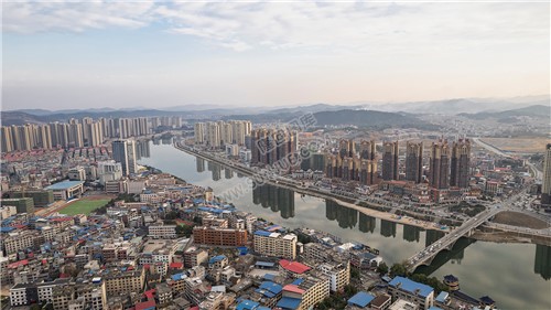 隆回大桥河岸两边风景