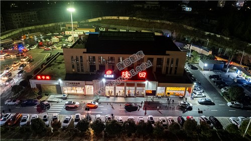 隆回高速服务区爆满，打卡早安隆回