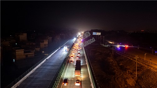 隆回高速服务区爆满，打卡早安隆回