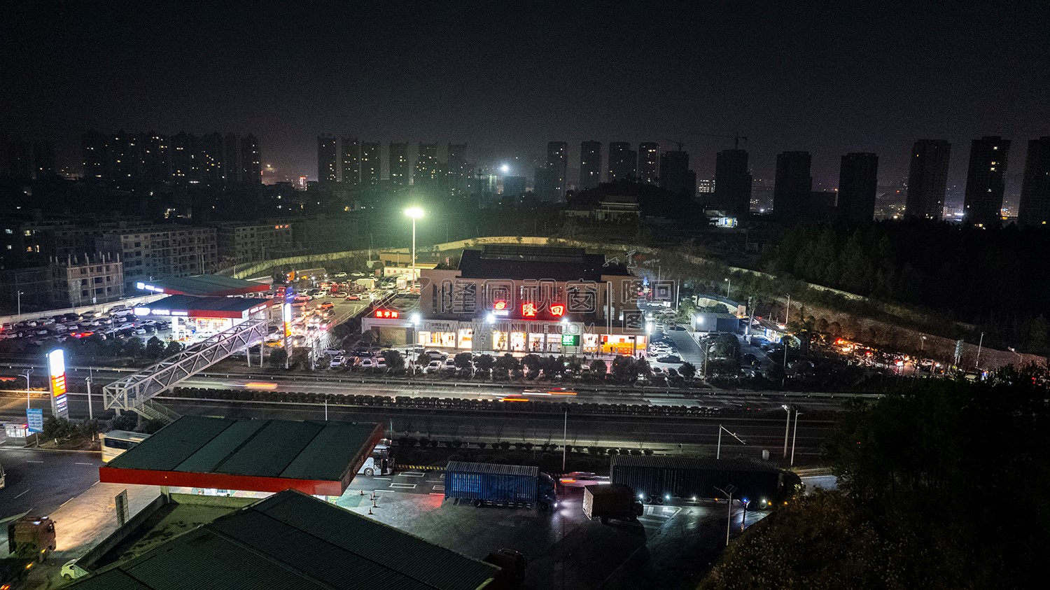 隆回高速服务区爆满，打卡早安隆回