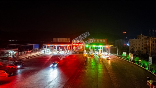 隆回高速服务区爆满，打卡早安隆回