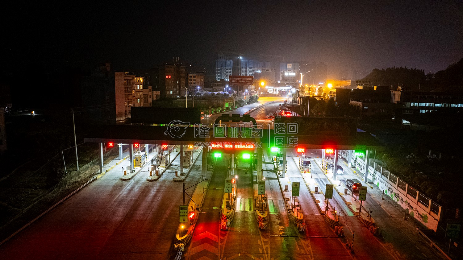 隆回高速服务区爆满，打卡早安隆回